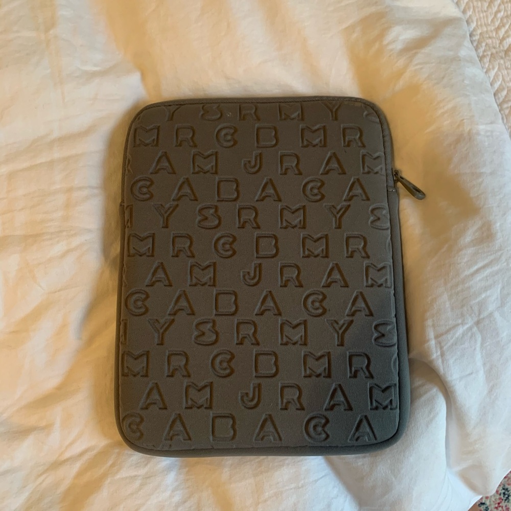 Marc Jacobs iPad case - Picture 2 of 2